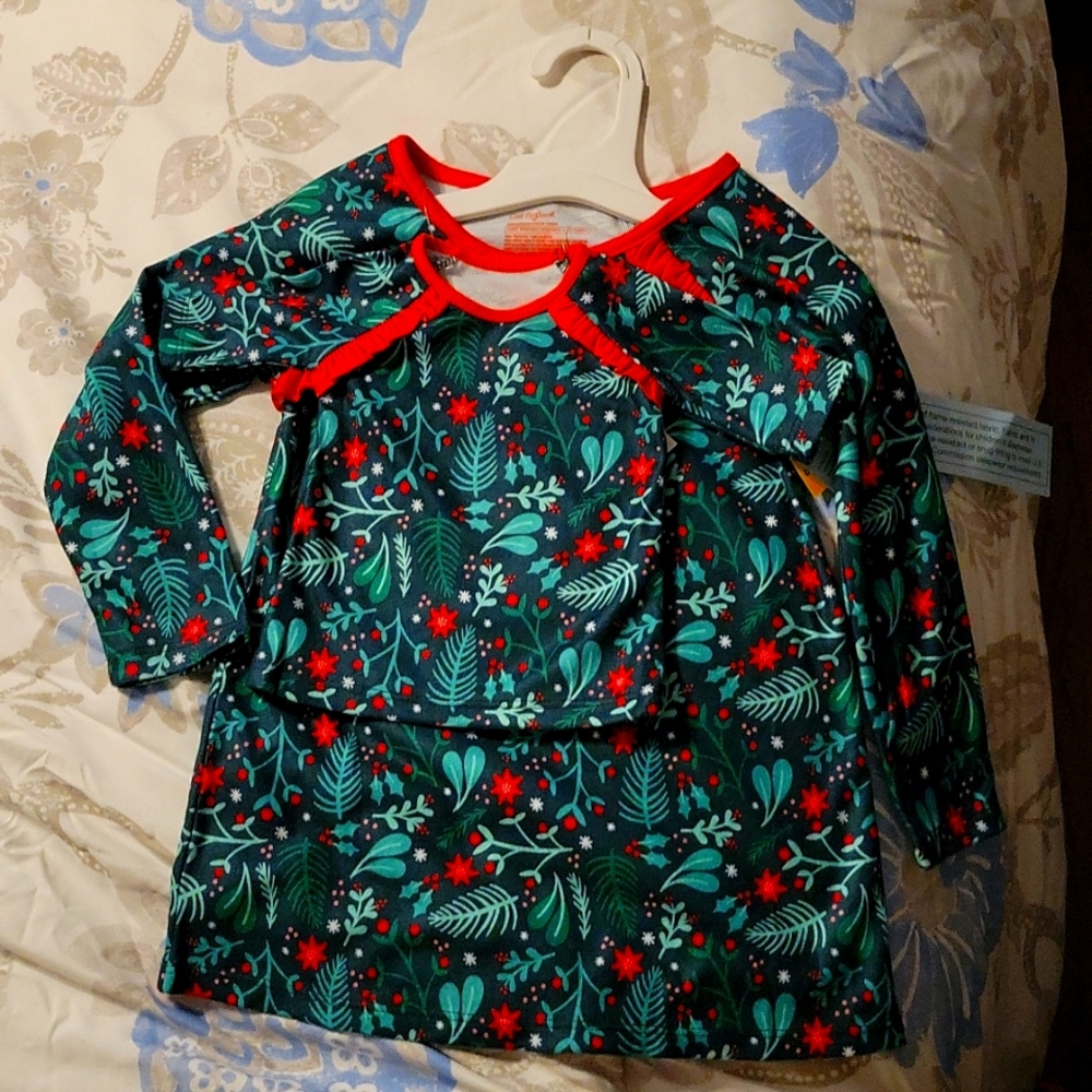Cat & Jack 2T green sleepwear with doll gown.